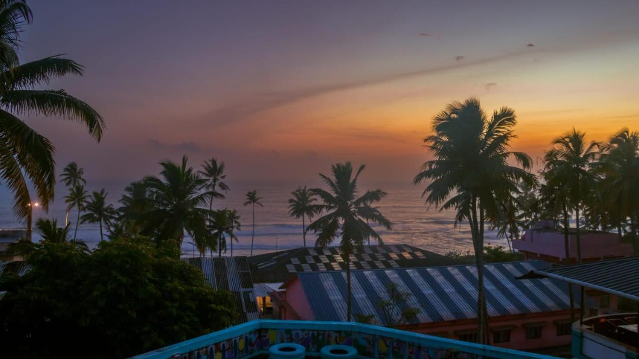 Hotel Surf N Sea Thiruvananthapuram Esterno foto