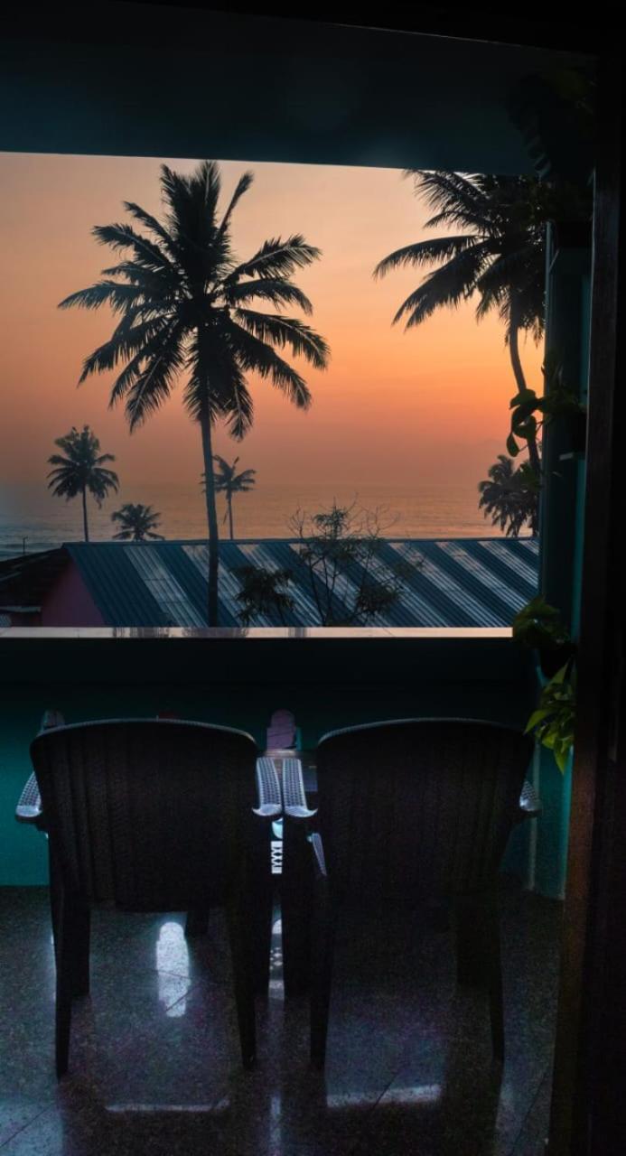Hotel Surf N Sea Thiruvananthapuram Esterno foto